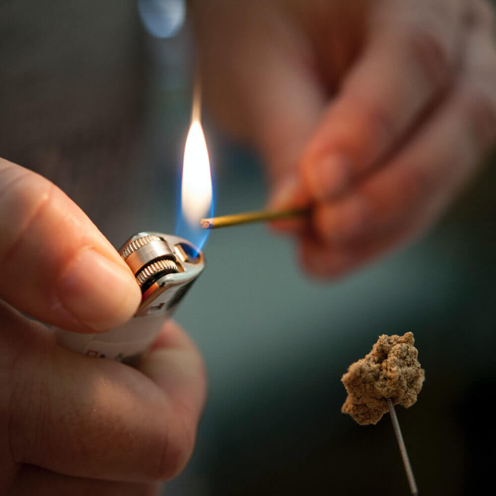 Battle Balm can be used to adhere direct moxa moxibustion to the skin and as a layer to protect from burns